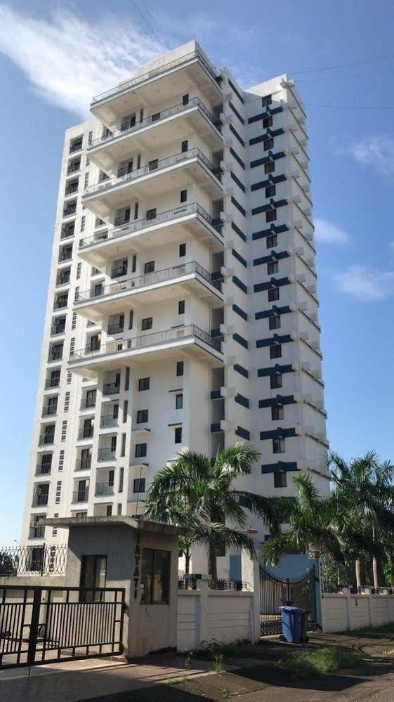 Urban Suites Palm Beach Road Navi Mumbai Exterior foto